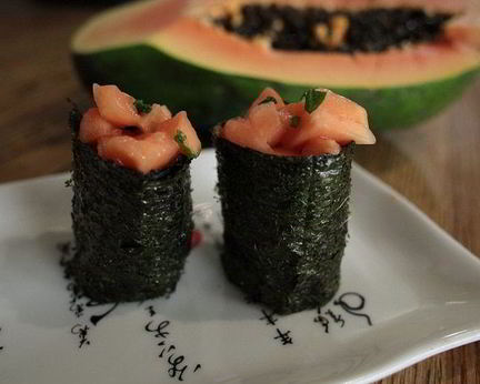 Суши с папайей и медом