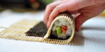 суши с семгой и огурцом