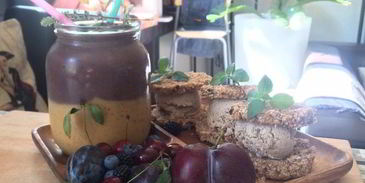 имбирные сэндвичи с кокосово-чайным мороженным