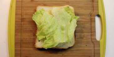 клаб-сэндвич с беконом, яйцом и сыром