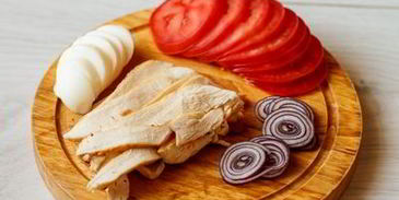 клаб-сэндвич с курицей и беконом