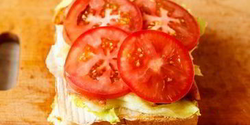 клаб-сэндвич с курицей и беконом