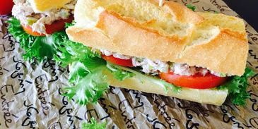 классический сэндвич с тунцом