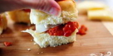 мини-сэндвичи с фрикадельками