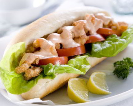 По-бой сэндвич с жареными креветками