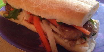 сэндвич бан ми с тефтелями