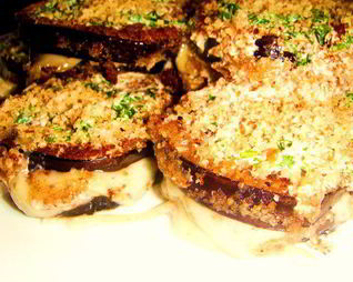 Сэндвич из баклажанов с сыром в хрустящей панировке