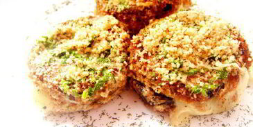 сэндвич из баклажанов с сыром в хрустящей панировке