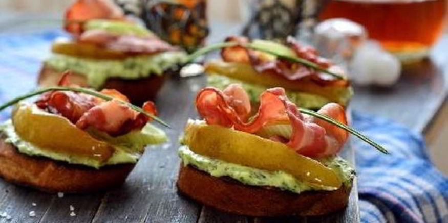 Рецепт сэндвича с беконом и грушами