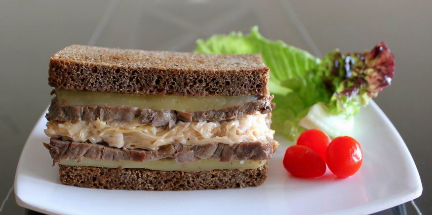 Рецепт сэндвича с говядиной и квашеной капустой