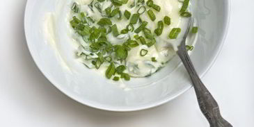 сэндвич с красной рыбой и сыром филадельфия