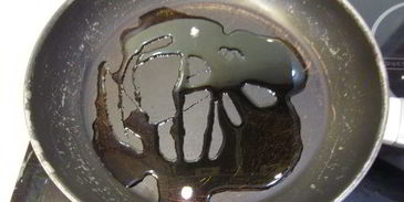 сэндвич с моцареллой, грибами и соусом нисуаз