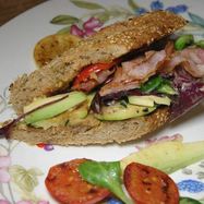 Рецепт Сэндвича с цукини, помидорами и авокадо