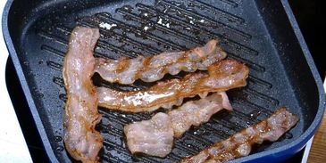 сэндвич с цукини, помидорами и авокадо