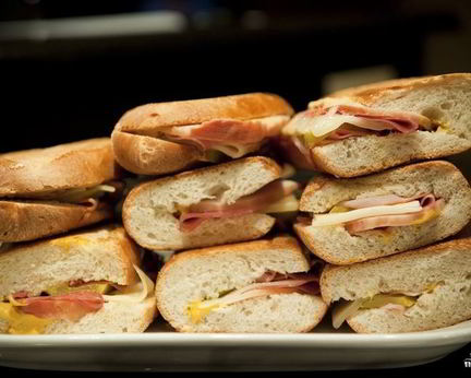 Сэндвич с ветчиной и сыром