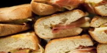 сэндвич с ветчиной и сыром