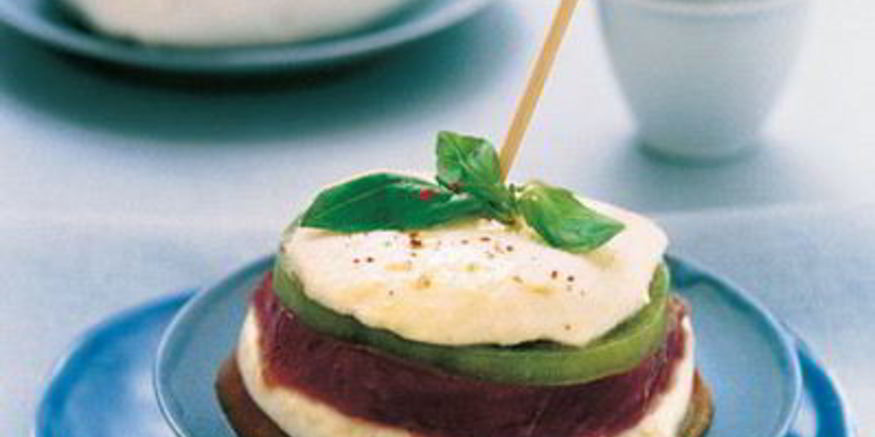 Рецепт сэндвичей с моцареллой, маринованным тунцом и зелеными помидорами