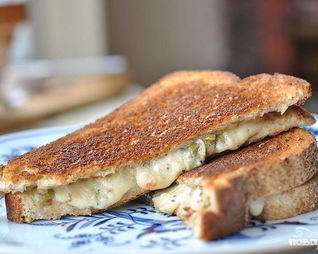 Сэндвичи с оливками и сыром