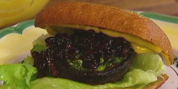 сэндвичи с портобелло, шалотом и чесночным майонезом