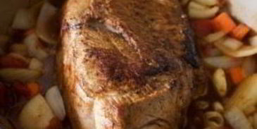 сэндвичи со свининой, жареной в пиве с овощами