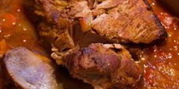 сэндвичи со свининой, жареной в пиве с овощами