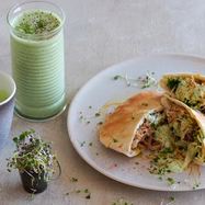 Рецепт Сэндвичей в пите со свининой и йогуртовым соусом