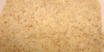 сырные шарики с начинкой в ореховой панировке под пьяной клюквой