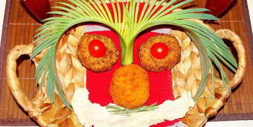 сырные шарики с начинкой в ореховой панировке под пьяной клюквой