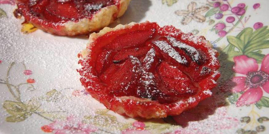 Рецепт ароматных тарталеток со сливами