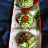 Рецепт Хлебных тарталеток с авокадно-яичным салатом