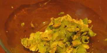 миндальные тарталетки с кремом из авокадо