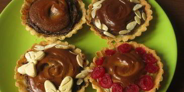 миндальные тарталетки с кремом из авокадо