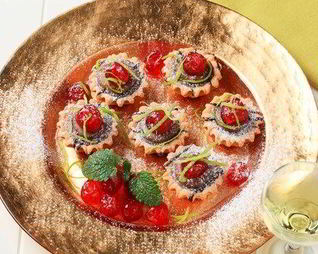 Сырные тарталетки с орехами пекан