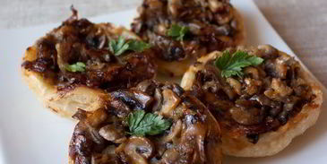 тарталетки-перевертыши с шампиньонами