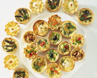 Тарталетки с икрой и зеленью