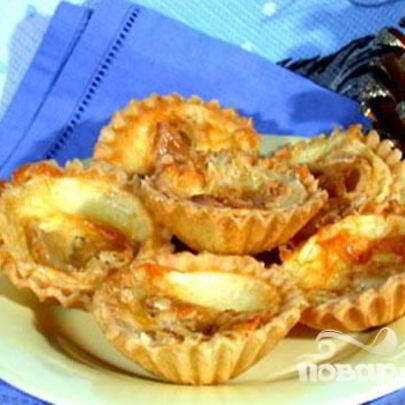 Тарталетки с камамбером