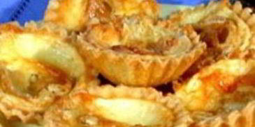 тарталетки с камамбером