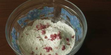 тарталетки с клубникой и мороженым на гриле