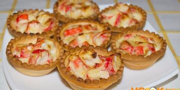 тарталетки с крабовыми палочками и сыром