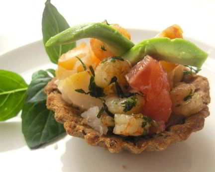 Тарталетки с креветками и авокадо