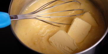 тарталетки с лимонно-лаймовым кремом и меренгой