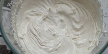 тарталетки с лимонно-лаймовым кремом и меренгой