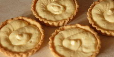 тарталетки с лимонно-лаймовым кремом и меренгой