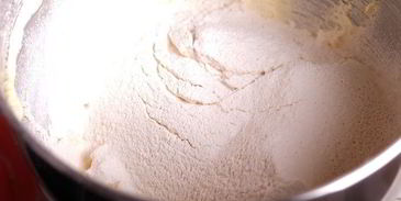 тарталетки с лимонно-лаймовым кремом и меренгой