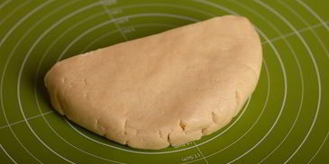 тарталетки с лимонно-лаймовым кремом и меренгой