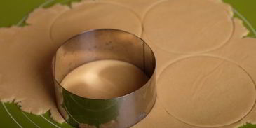 тарталетки с лимонно-лаймовым кремом и меренгой