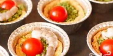 тарталетки с песто и креветками