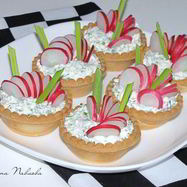 Рецепт Тарталеток с редисом на творожной подушке