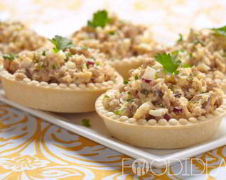 Тарталетки с рыбными консервами