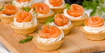 тарталетки с семгой и сыром